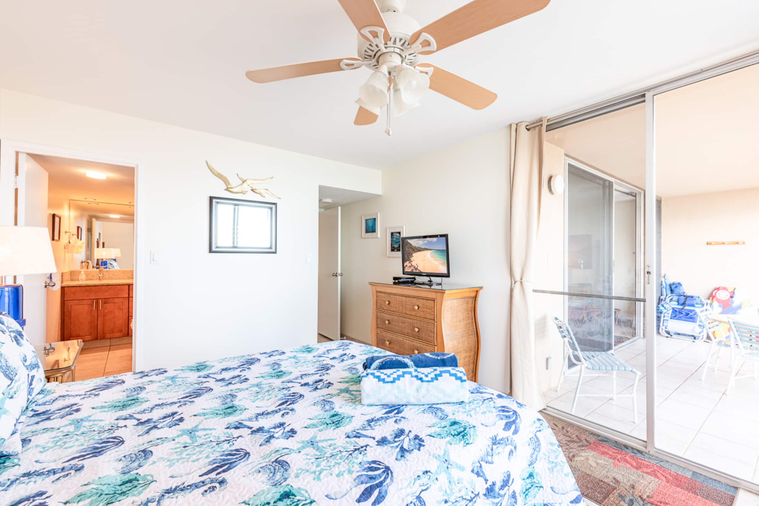 Condo in Lahaina · ★4.76 · 2 bedrooms · 4 beds · 2 private baths - Image 17