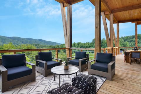 Mountain View Manor ~ Breathtaking Views ~ 5BR