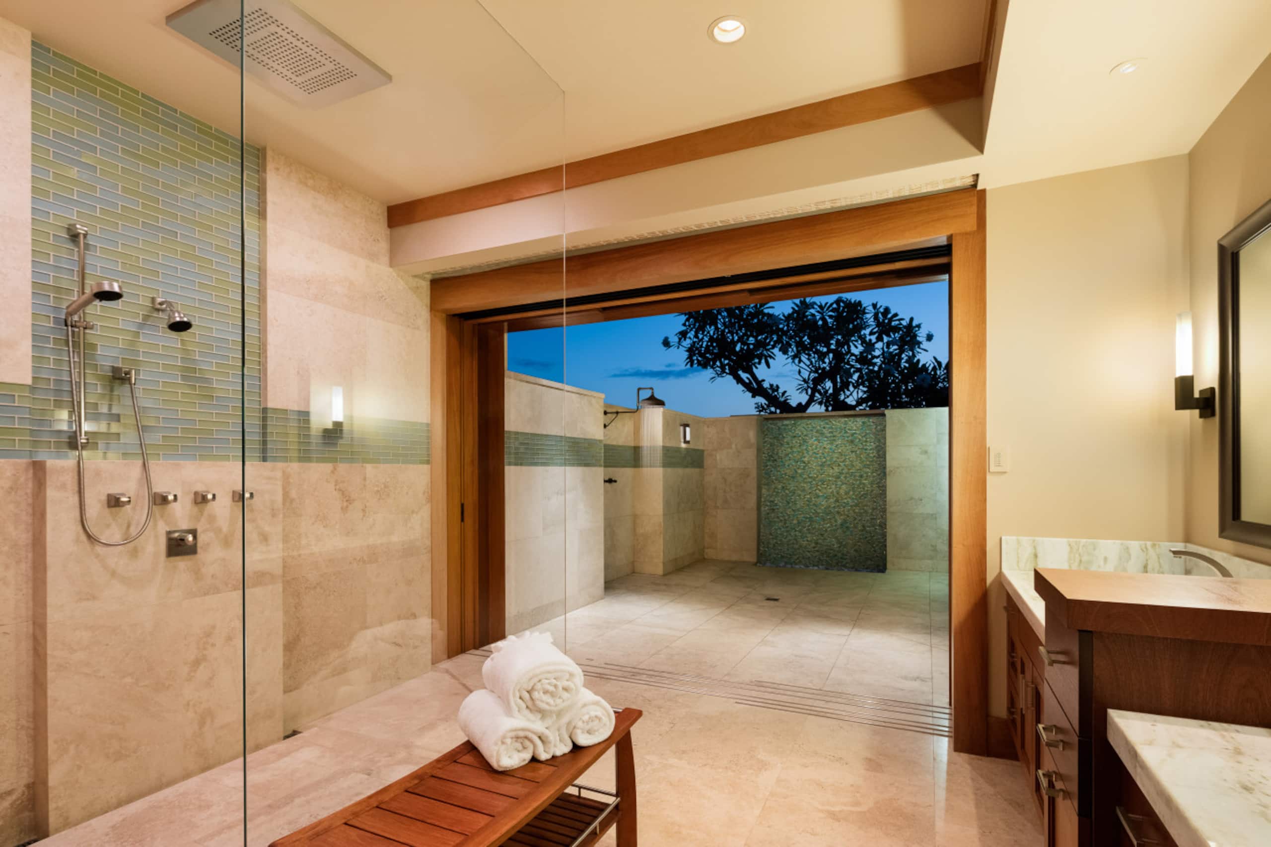 Villa in Kailua-Kona · ★5.0 · 4 bedrooms · 6 beds · 4.5 baths - Image 19
