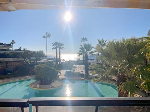 3 ensuite bedrooms in beach front apartment