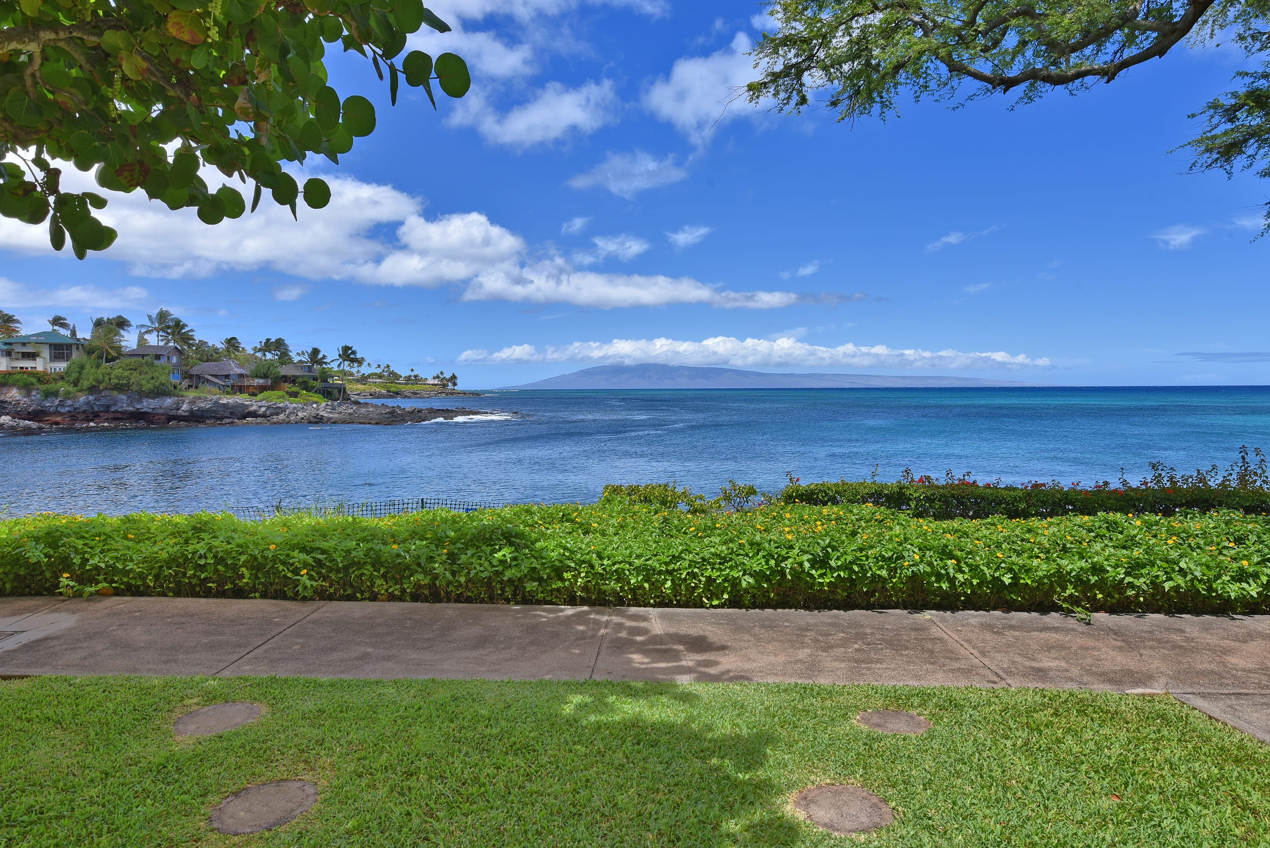 Condo in Lahaina · ★4.79 · 2 bedrooms · 3 beds · 2 baths - Image 29