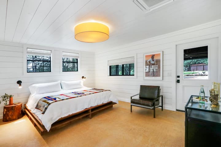 La cabaña 3 tiene una cama tamaño king.