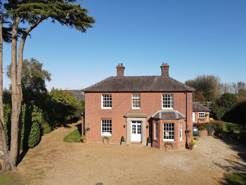 Harkstead Hall by Group Retreats
