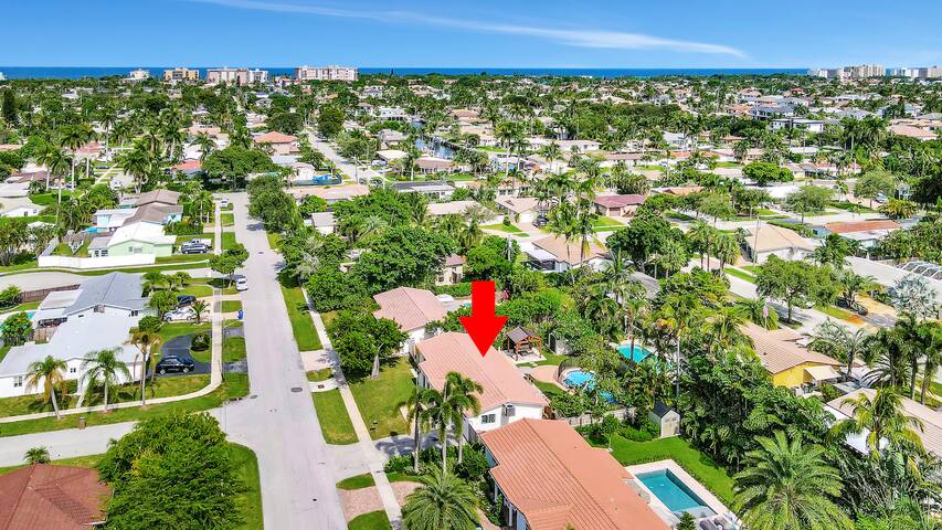 Beach House 51-Large Heated Pool-10min fr Beach gallery image 5