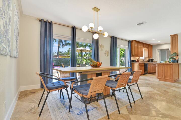 Beach House 51-Large Heated Pool-10min fr Beach gallery image 4