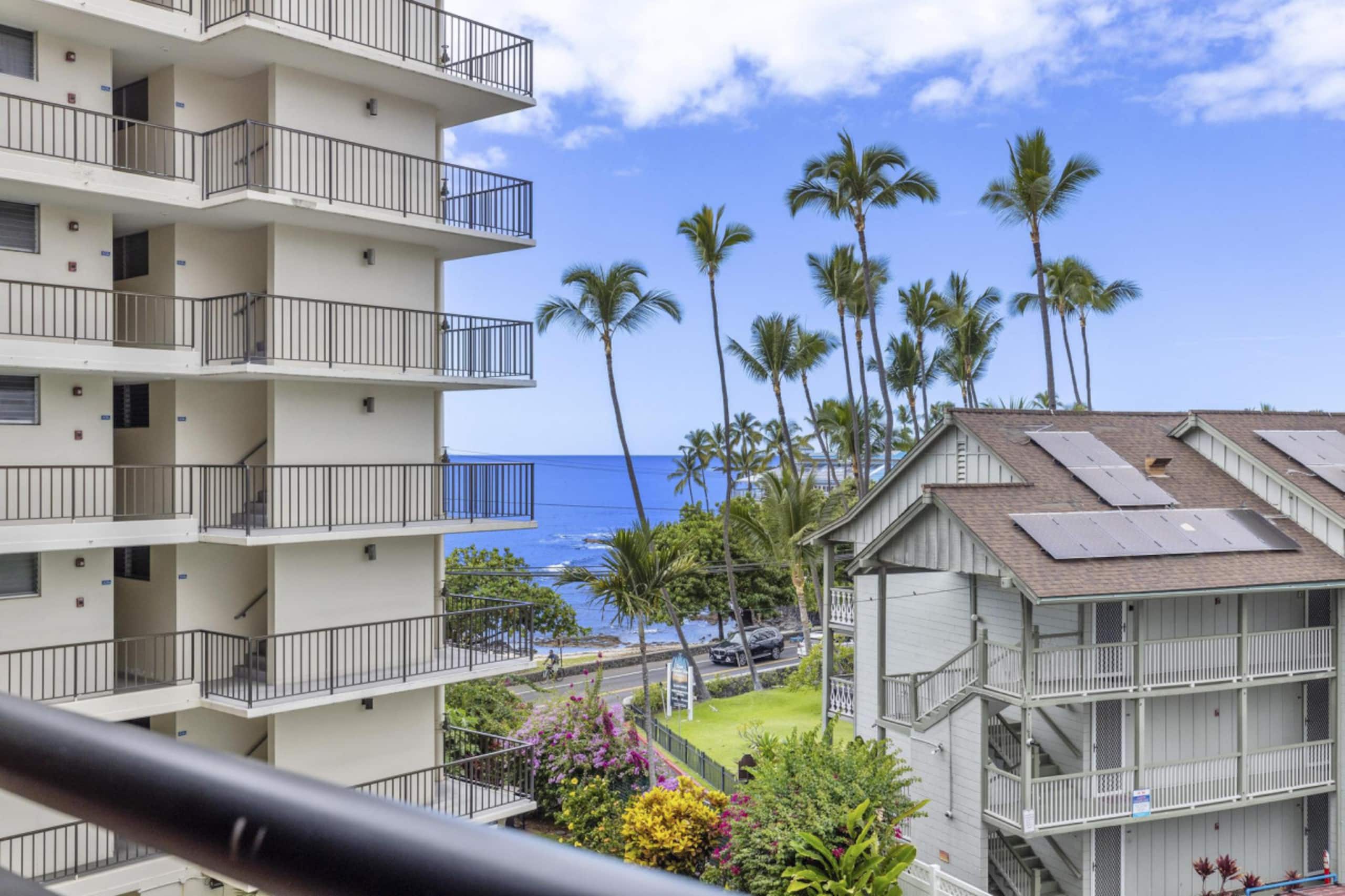 Condo in Kailua-Kona · ★4.79 · 1 bedroom · 2 beds · 2 baths - Image 1