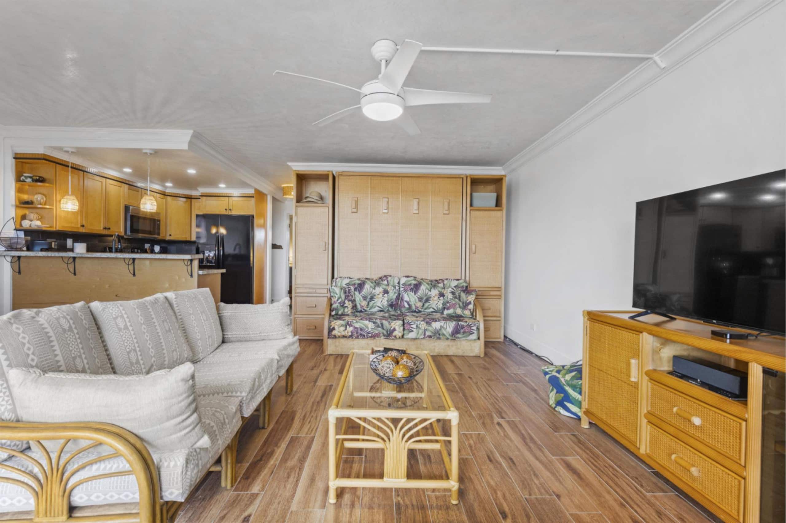 Condo in Kailua-Kona · ★4.79 · 1 bedroom · 2 beds · 2 baths - Image 2