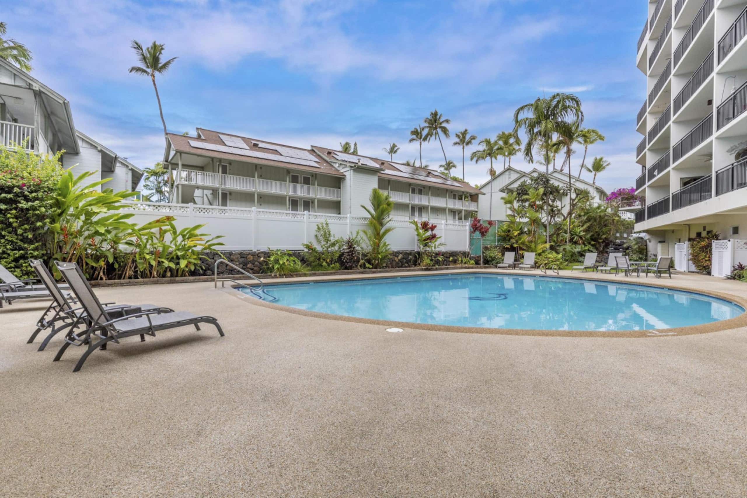 Condo in Kailua-Kona · ★4.79 · 1 bedroom · 2 beds · 2 baths - Image 20