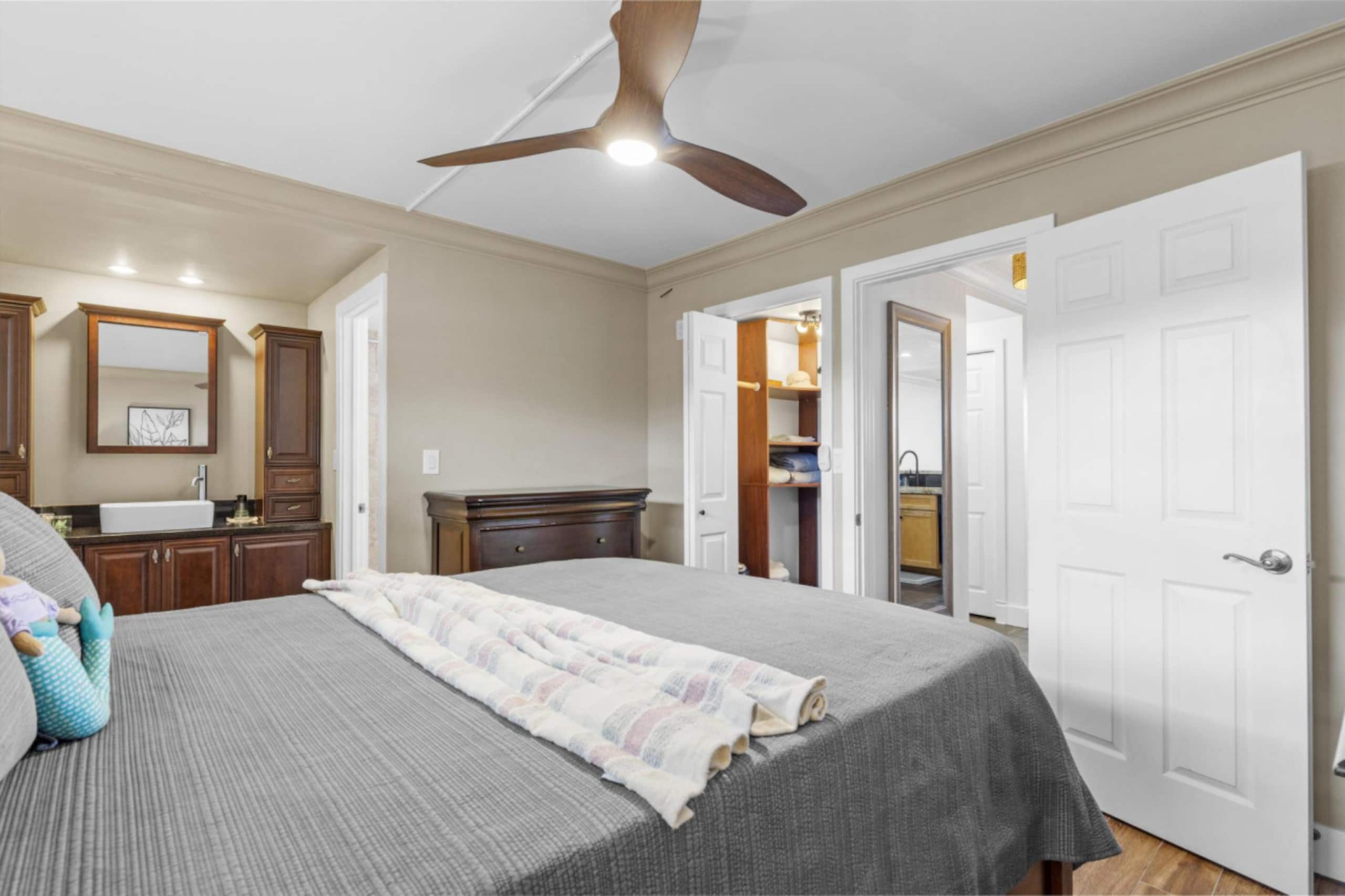 Condo in Kailua-Kona · ★4.79 · 1 bedroom · 2 beds · 2 baths - Image 10