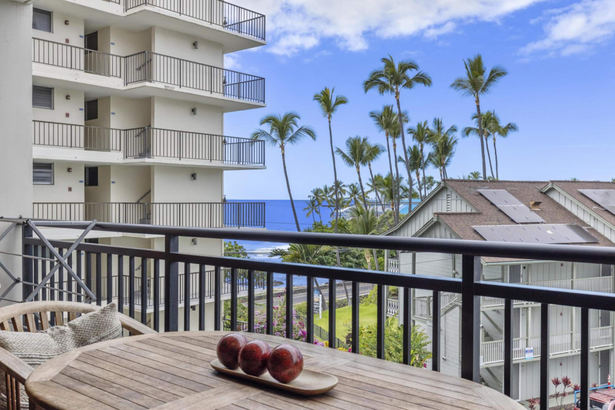 Condo in Kailua-Kona · ★4.79 · 1 bedroom · 2 beds · 2 baths - Image 16