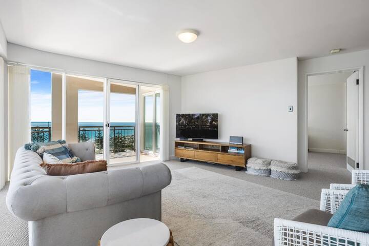 Apartment R306 – ultimate beachfront destination! gallery image 5
