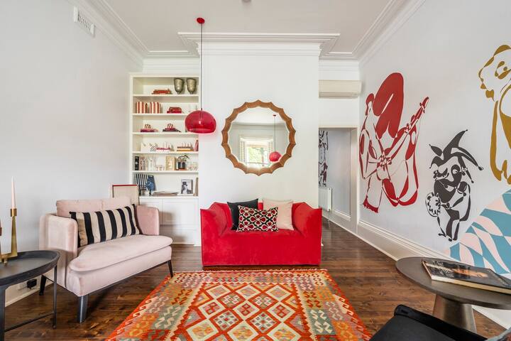 ‘The Empress’ Artistically curated for a Queen. gallery image 5