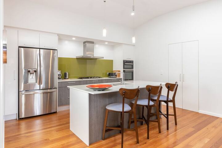 Seaclusion – short walk to Elizabeth Beach gallery image 3