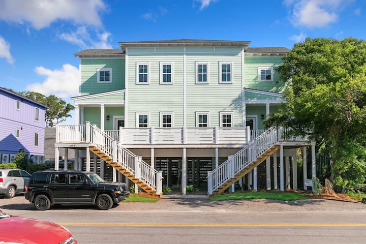 Stay @ Marie Marsh * Private Pool * Short Walk To Beach - Folly Beach, SC