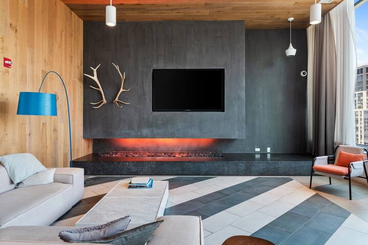 Gold Coast Luxury: 2BR with Sweeping City Vistas gallery image 5