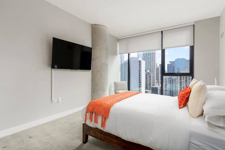 Gold Coast Luxury: 2BR with Sweeping City Vistas gallery image 3