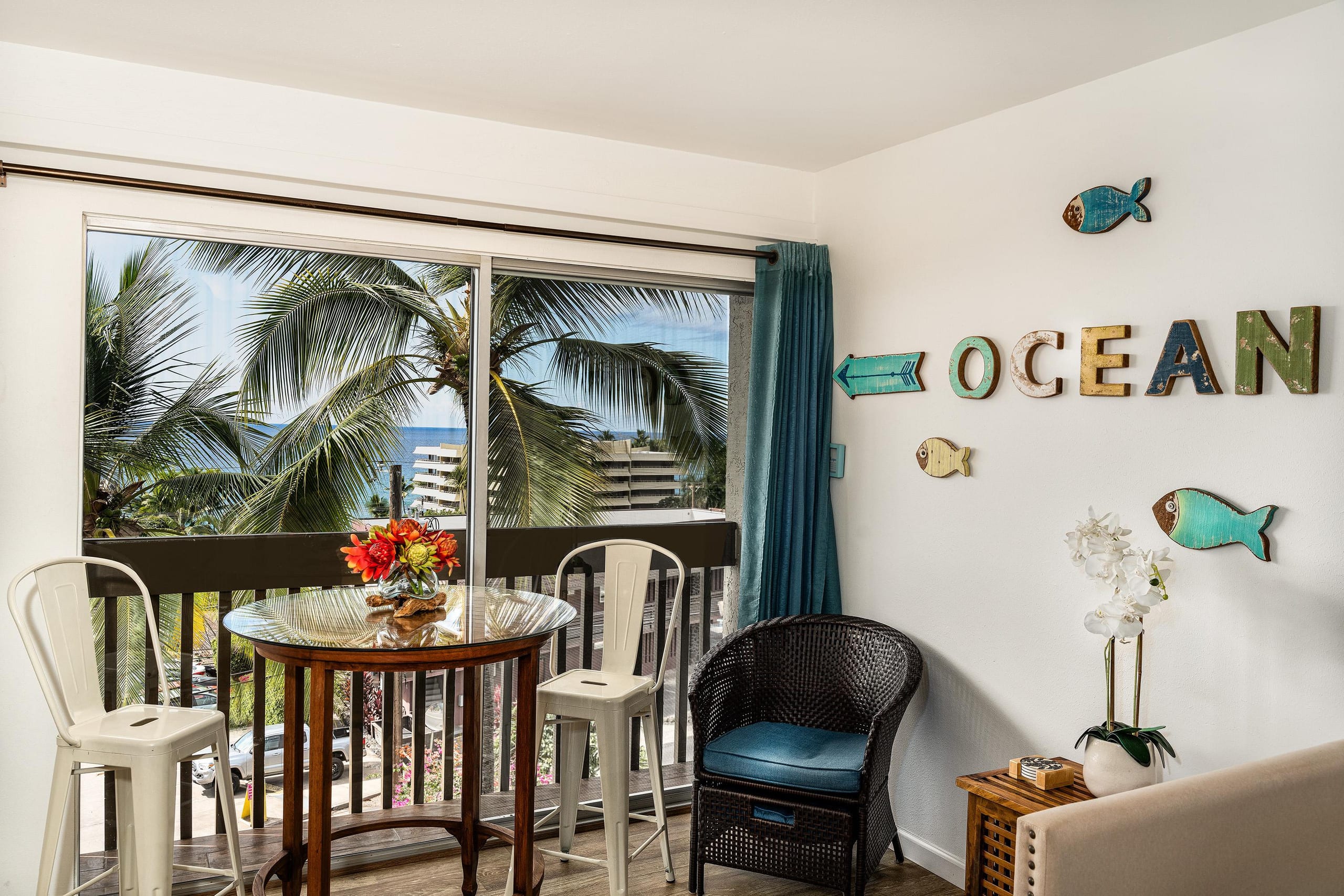 Home in Kailua-Kona · ★4.83 · 1 bedroom · 2 beds · 1 private bath - Image 3