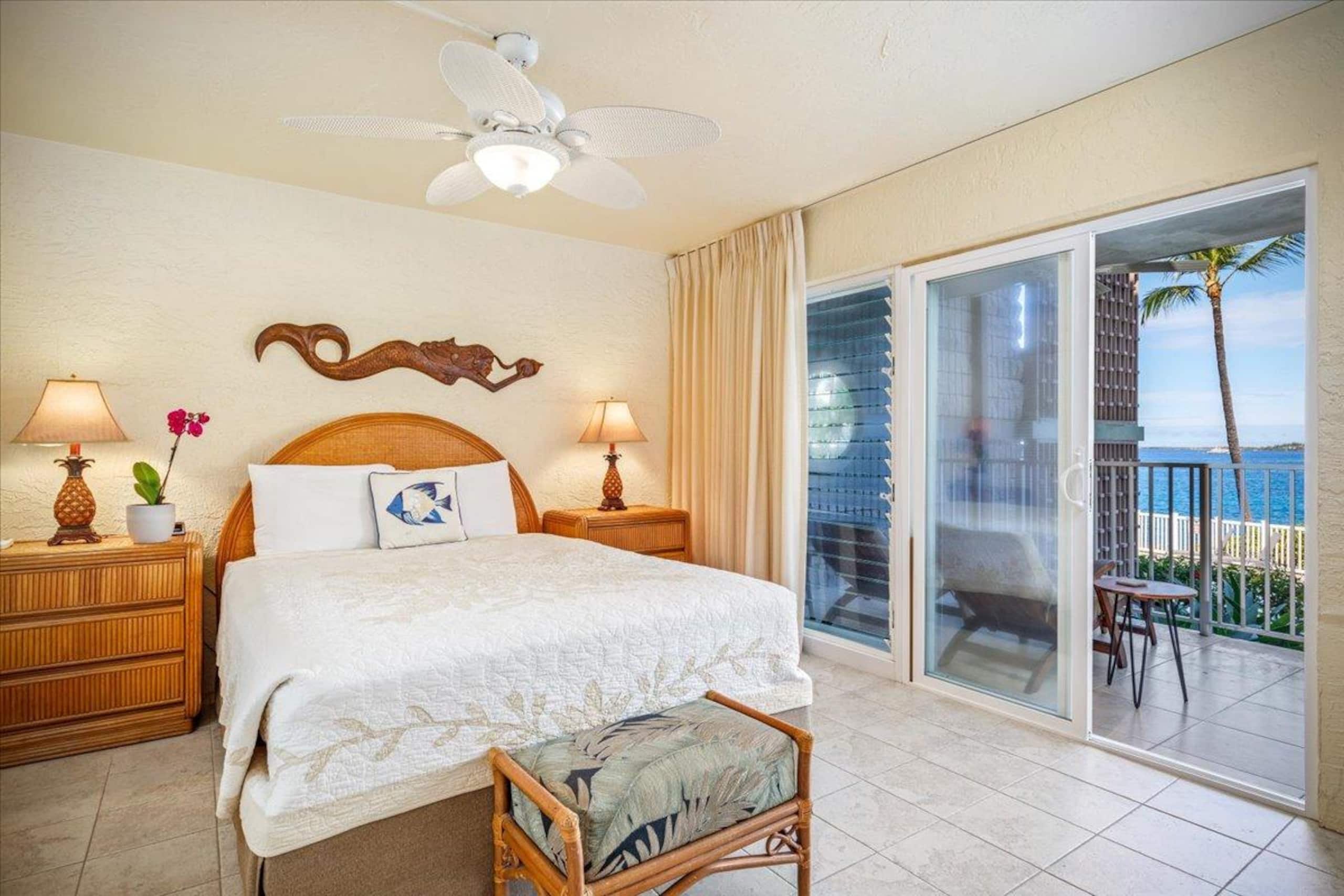 Condo in Kailua-Kona · ★4.57 · 2 bedrooms · 3 beds · 2 private baths - Image 11