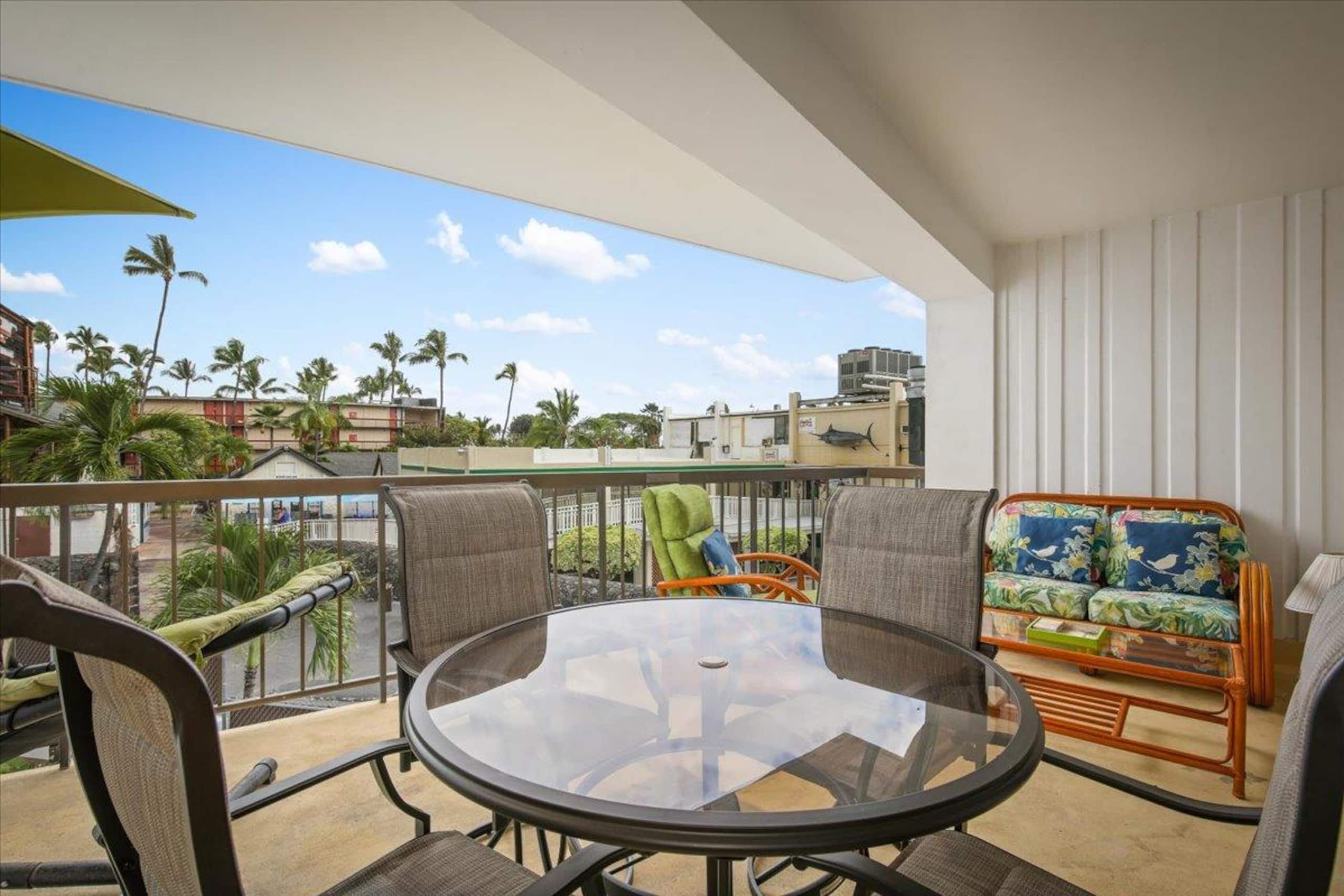 Condo in Kailua-Kona · ★4.5 · 1 bedroom · 2 beds · 1 private bath - Image 4