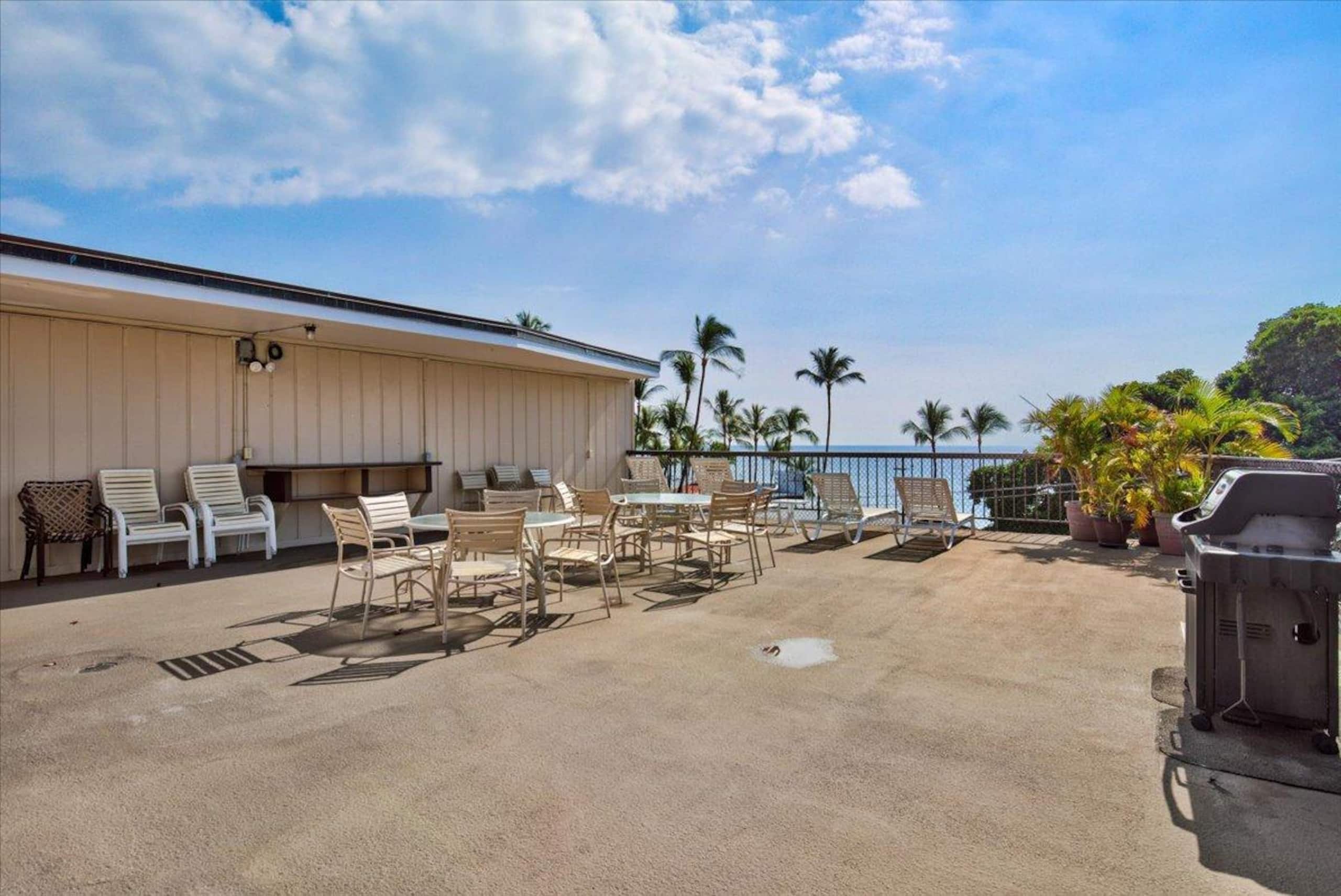 Condo in Kailua-Kona · ★4.5 · 1 bedroom · 2 beds · 1 private bath - Image 23