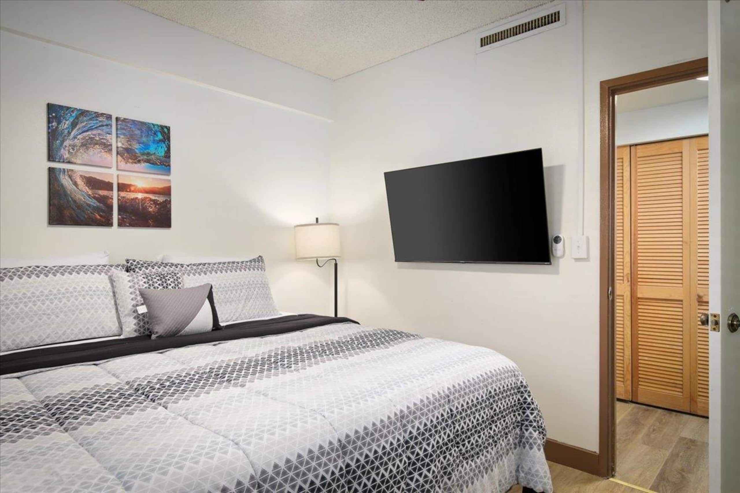Condo in Kailua-Kona · ★4.5 · 1 bedroom · 2 beds · 1 private bath - Image 16