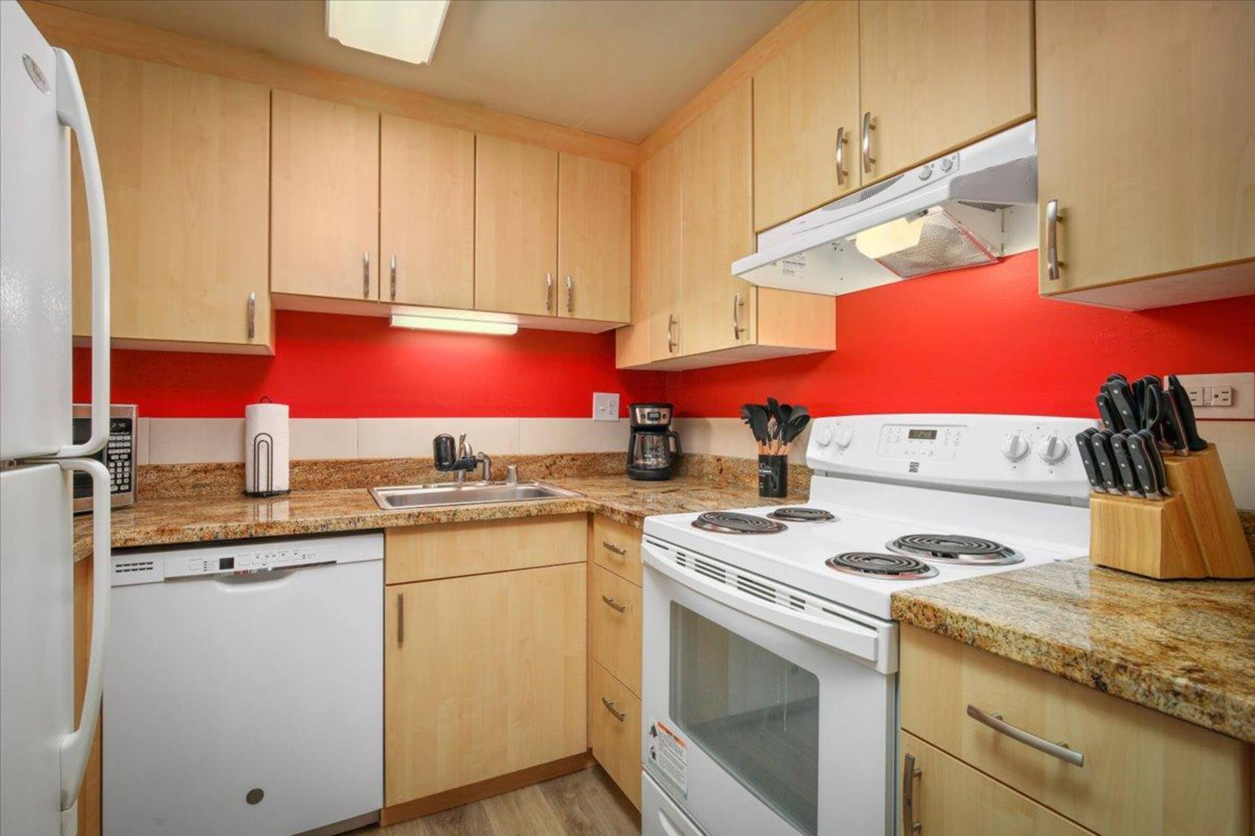 Condo in Kailua-Kona · ★4.5 · 1 bedroom · 2 beds · 1 private bath - Image 9