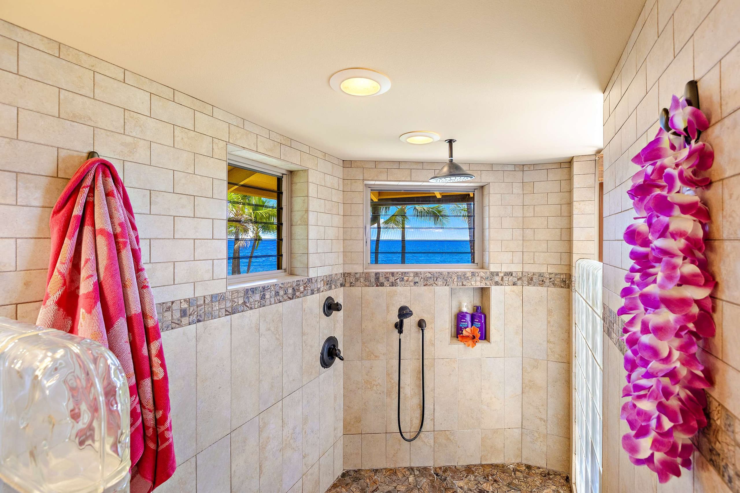 Townhouse in Lahaina · ★4.95 · 3 bedrooms · 4 beds · 2.5 baths - Image 40