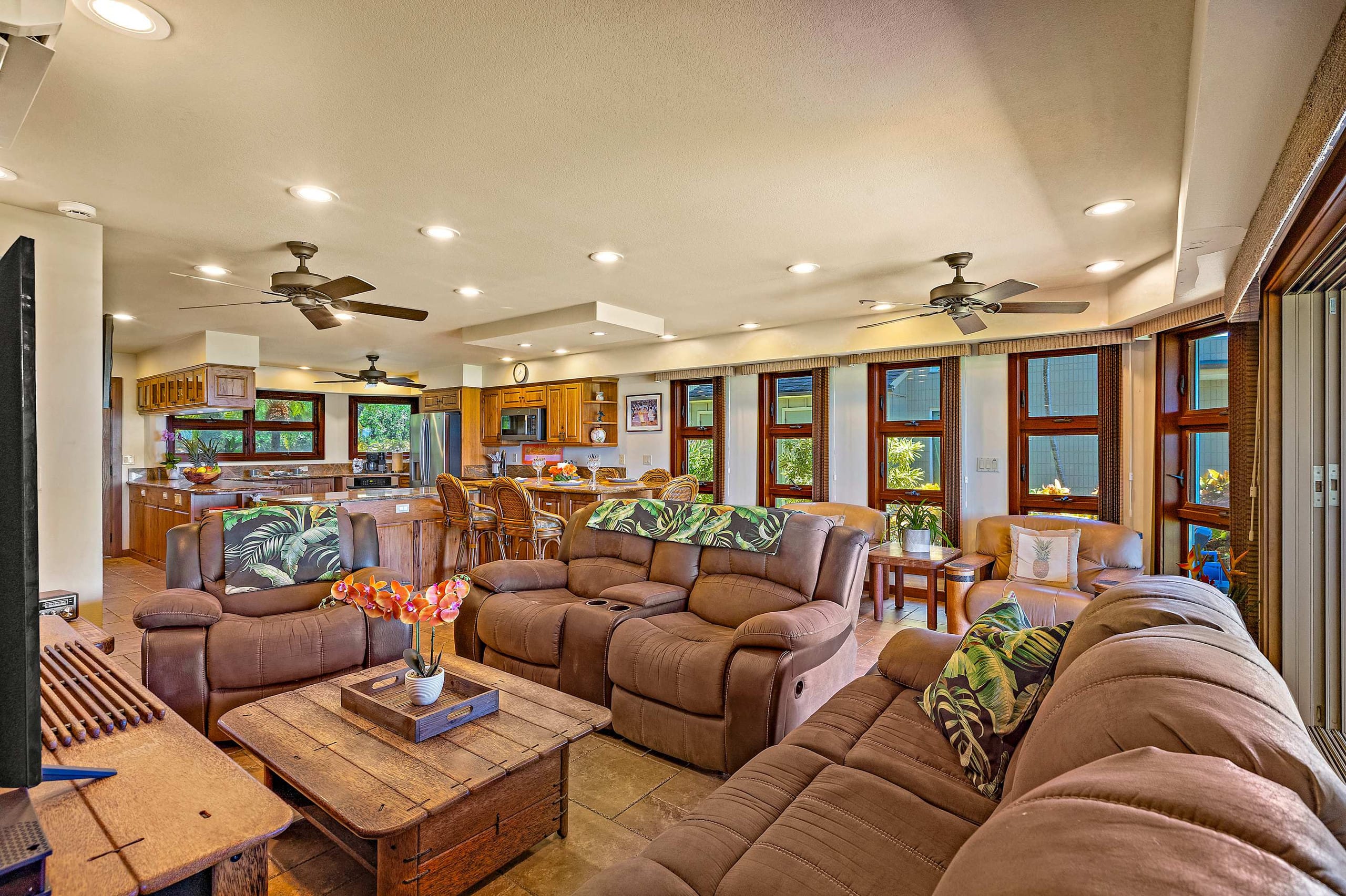 Townhouse in Lahaina · ★4.95 · 3 bedrooms · 4 beds · 2.5 baths - Image 10