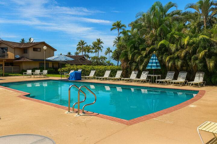 OCEAN FRONT | POOL! Walk to the Beach! 3 KING BEDS gallery image 2