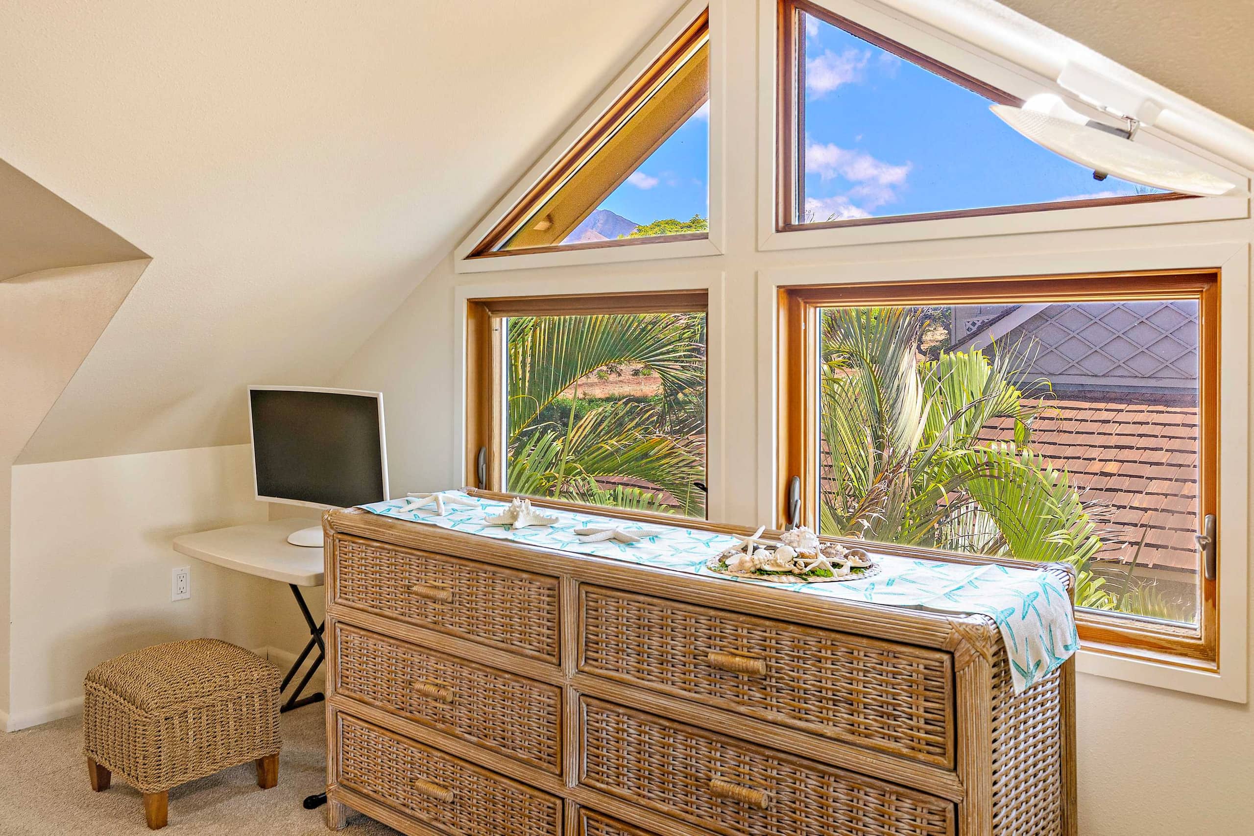 Townhouse in Lahaina · ★4.95 · 3 bedrooms · 4 beds · 2.5 baths - Image 54