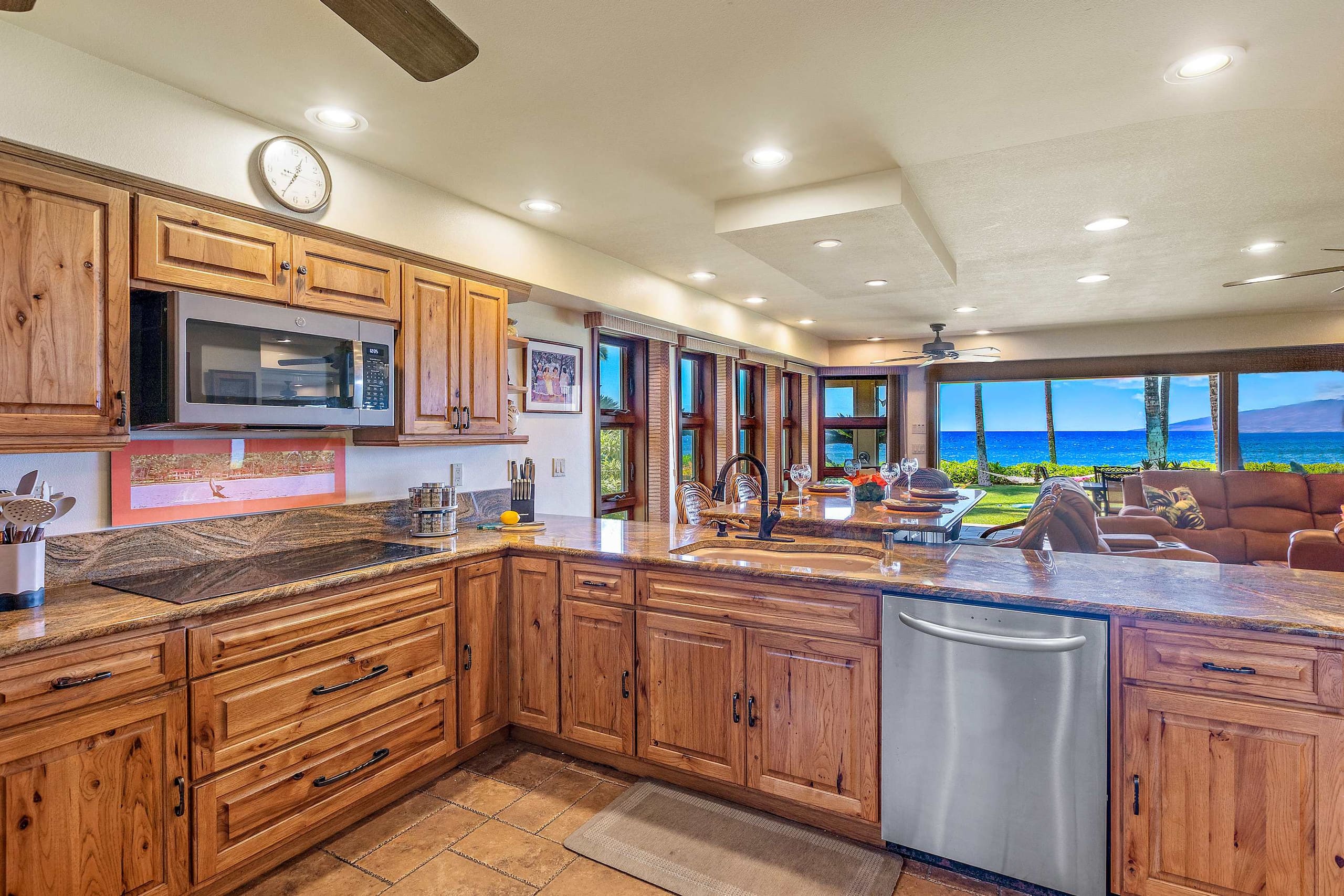 Townhouse in Lahaina · ★4.95 · 3 bedrooms · 4 beds · 2.5 baths - Image 24
