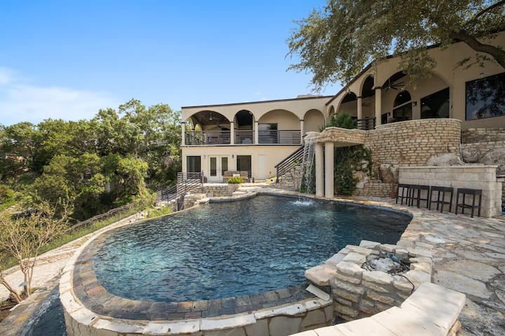Lake Views + Pool & Waterfall - Lake Travis Vista! - Lakeway, TX