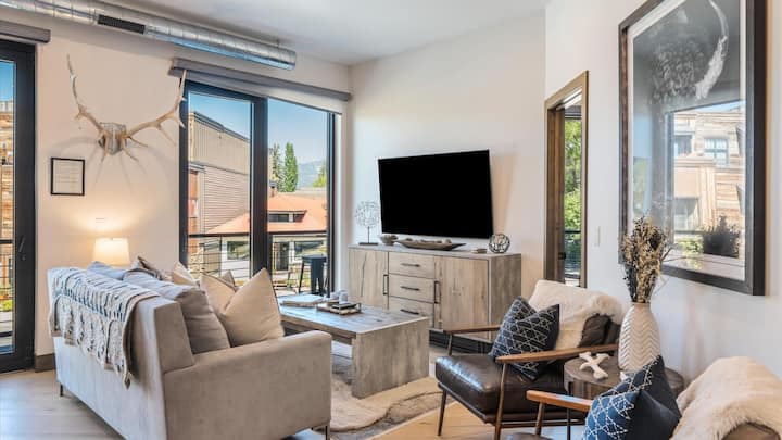 The River's Edge Condo - Whitefish, MT
