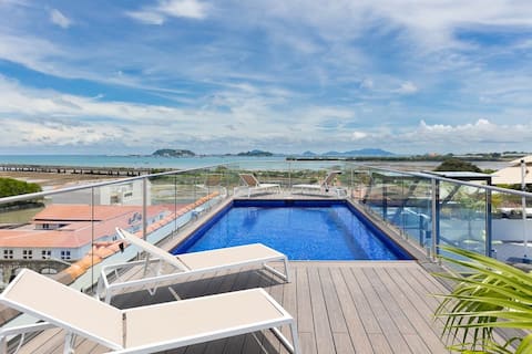 The Elegant Condo by AcoModo @CascoViejo