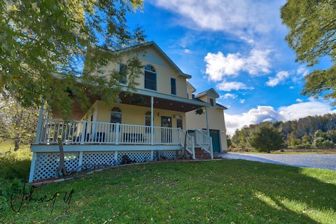 Frankfort Farmhouse | PickleBARn