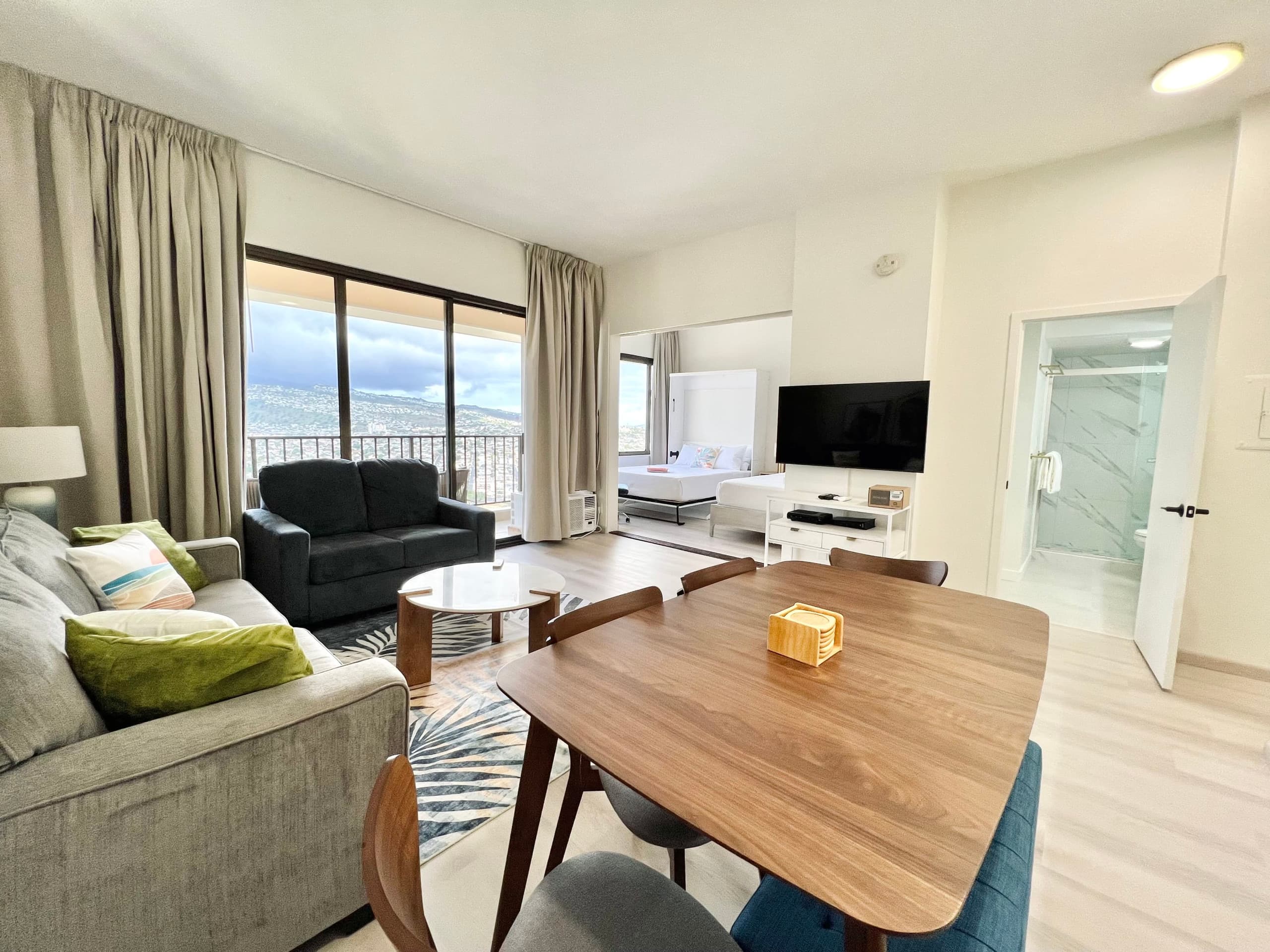 Condo in Honolulu · ★4.79 · 1 bedroom · 4 beds · 1 private bath - Image 8