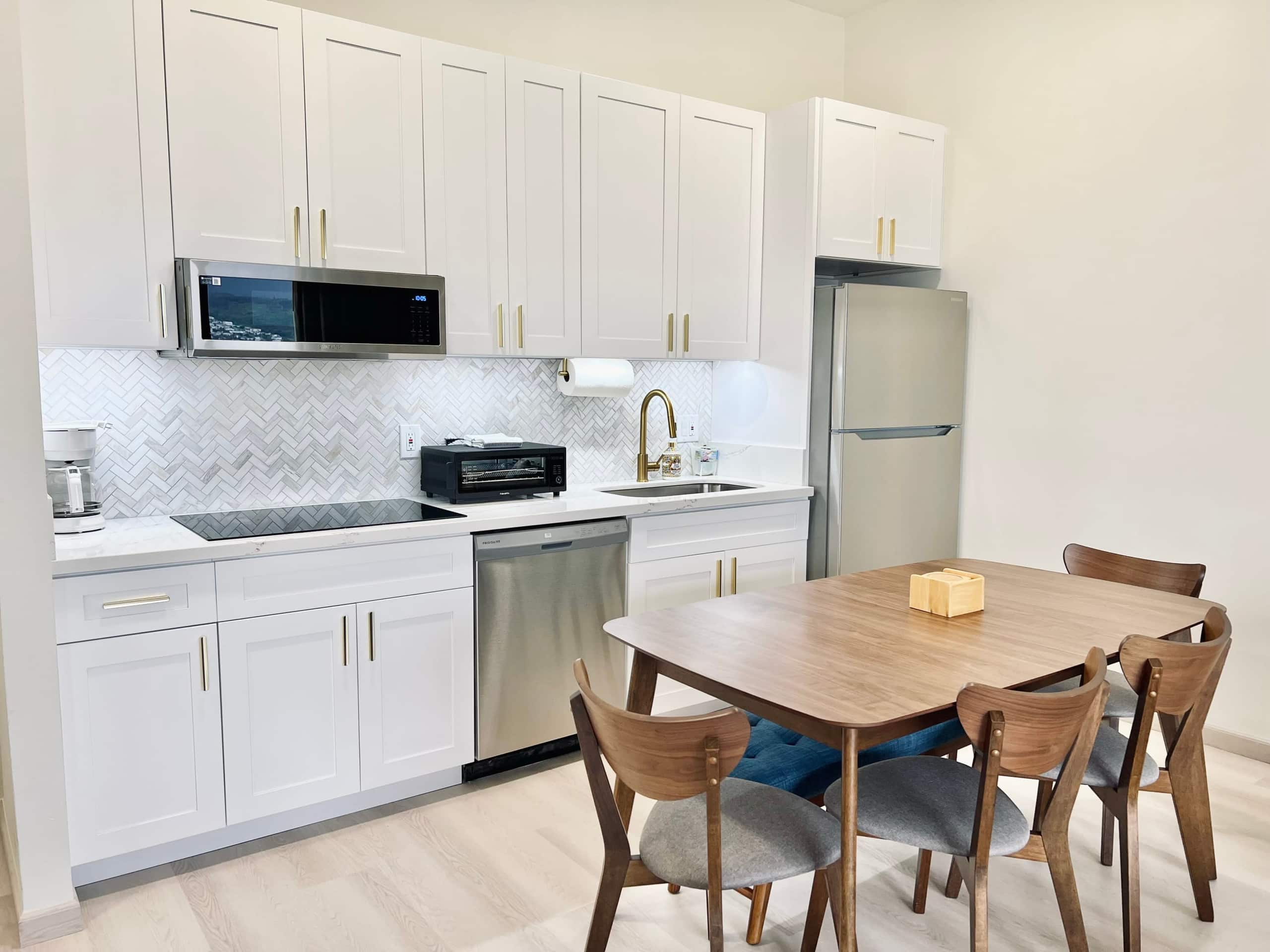 Condo in Honolulu · ★4.79 · 1 bedroom · 4 beds · 1 private bath - Image 14