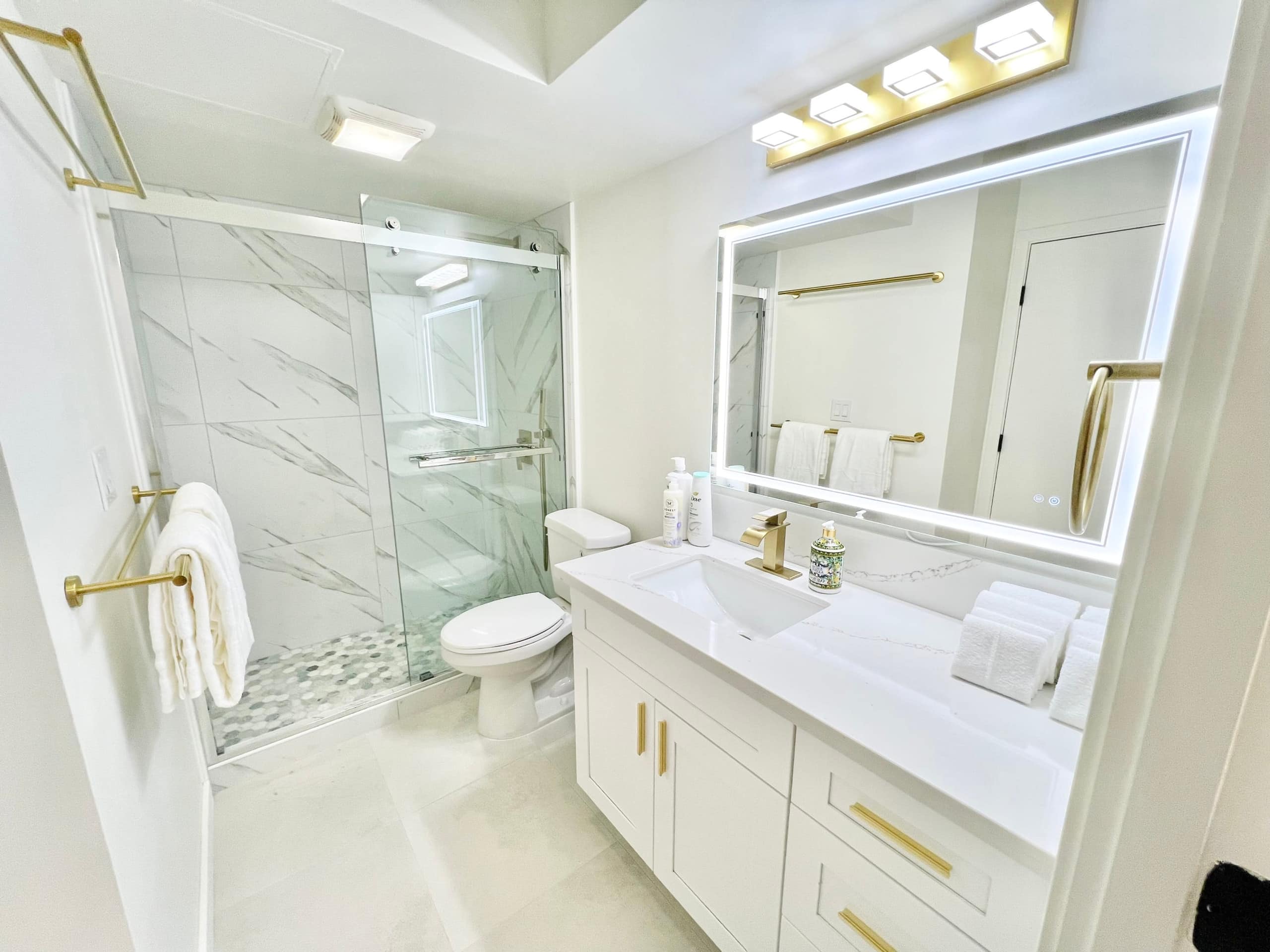Condo in Honolulu · ★4.79 · 1 bedroom · 4 beds · 1 private bath - Image 17