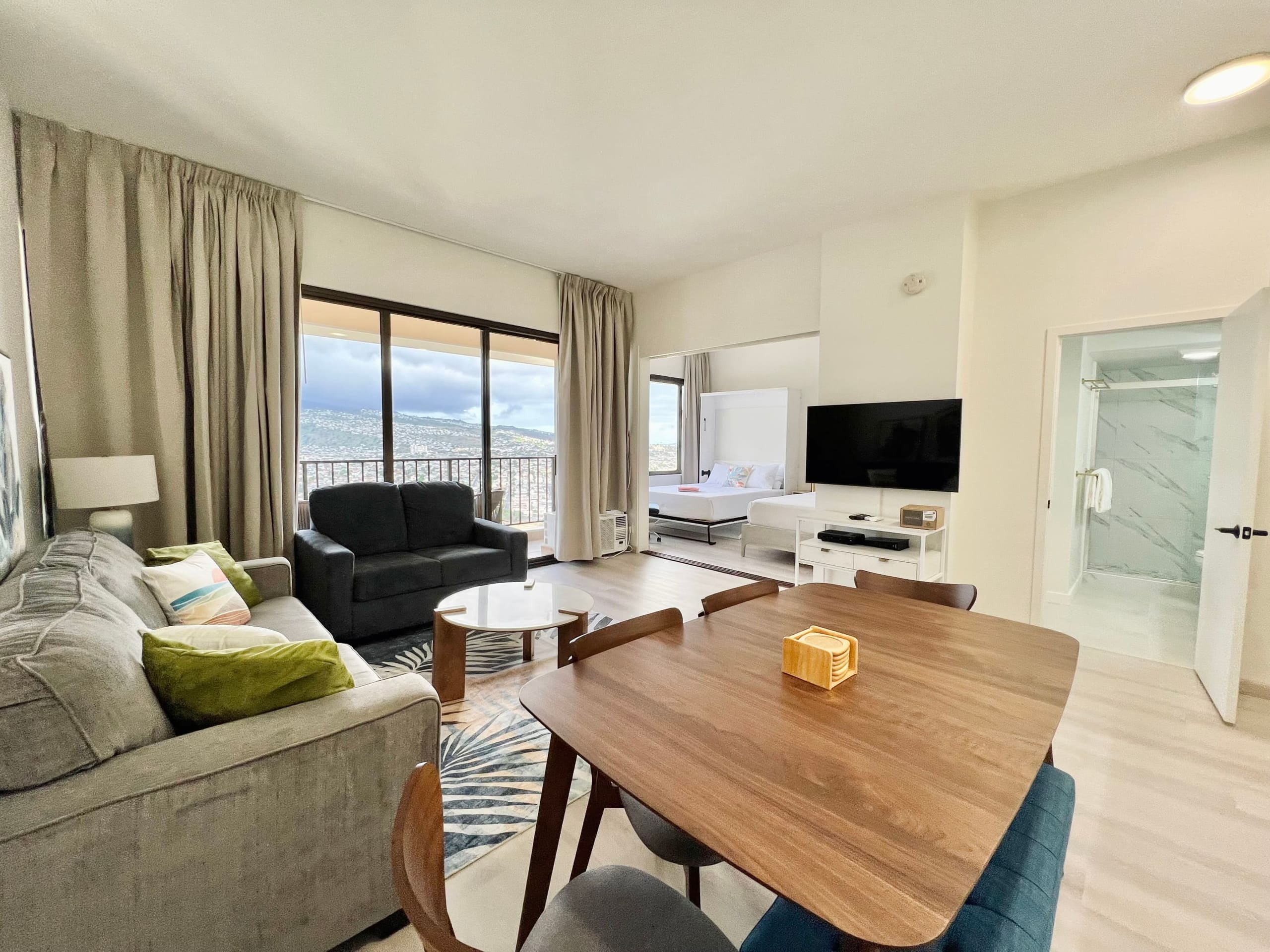 Condo in Honolulu · ★4.79 · 1 bedroom · 4 beds · 1 private bath - Image 9