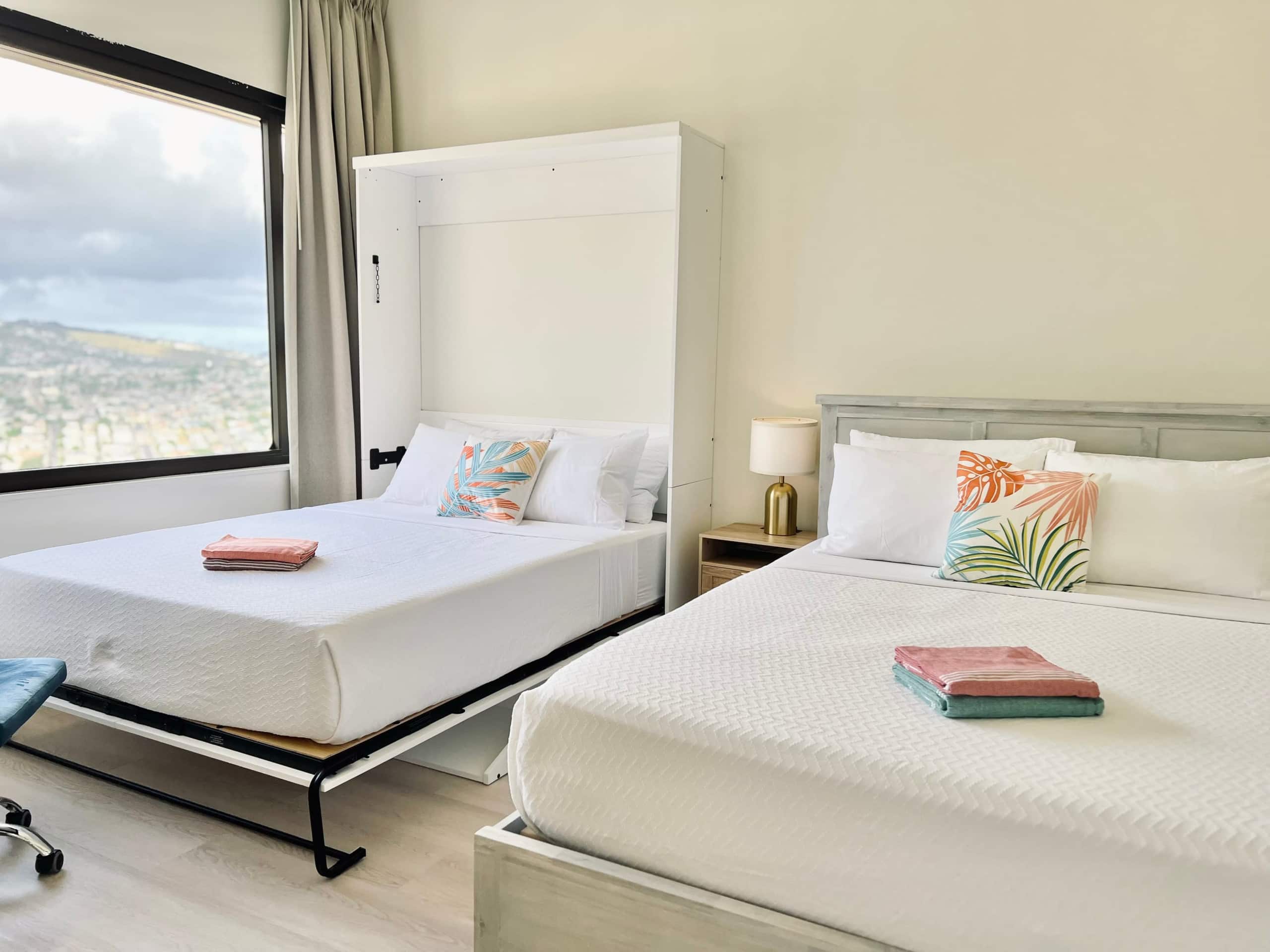 Condo in Honolulu · ★4.79 · 1 bedroom · 4 beds · 1 private bath - Image 3