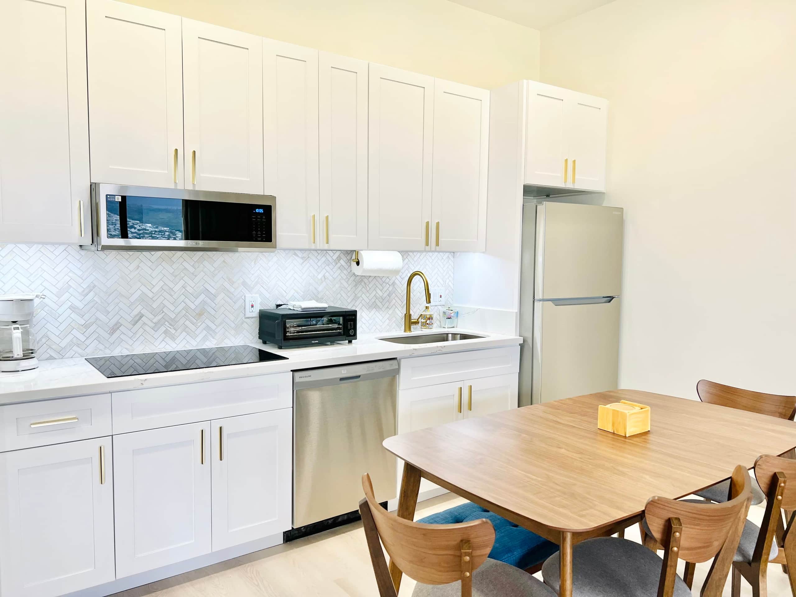 Condo in Honolulu · ★4.79 · 1 bedroom · 4 beds · 1 private bath - Image 13