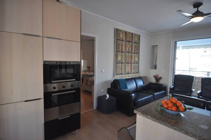 Acropolis Blue 4 Bd 4 Ba, all ensuite baths gallery image 3