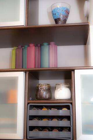 Acropolis Blue 4 Bd 4 Ba, all ensuite baths gallery image 5