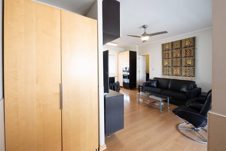 Acropolis Blue 4 Bd 4 Ba, all ensuite baths gallery image 2