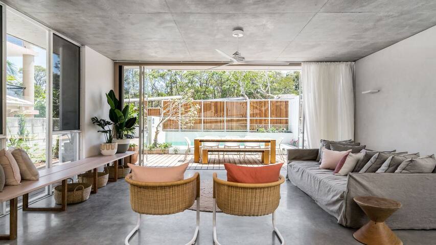 Driftwood One – beachfront home with rooftop pool gallery image 2