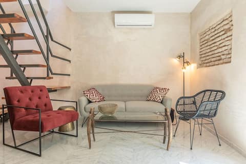 Anuncio de Airbnb popular: The Toneleros Terrace Luxurious Duplex 3BDR en Sevilla