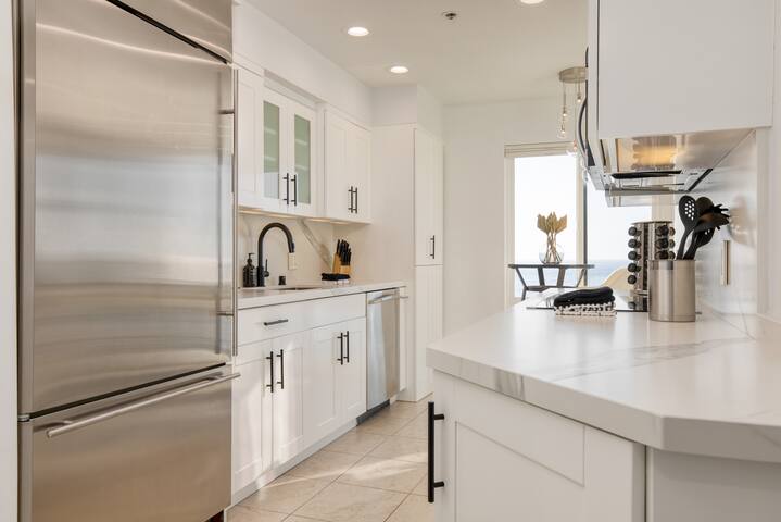 Oceanfront La Jolla, Steps to Beach | Dawn Patrol gallery image 5