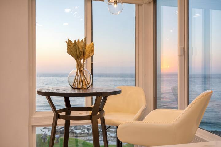 Oceanfront La Jolla, Steps to Beach | Dawn Patrol gallery image 4