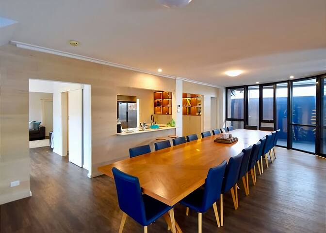 Bayside Mansion w Pool Spa and Ultimate Alfresco gallery image 5