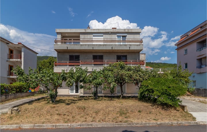 2 Bedroom Awesome Apartment In Crikvenica - Crikvenica